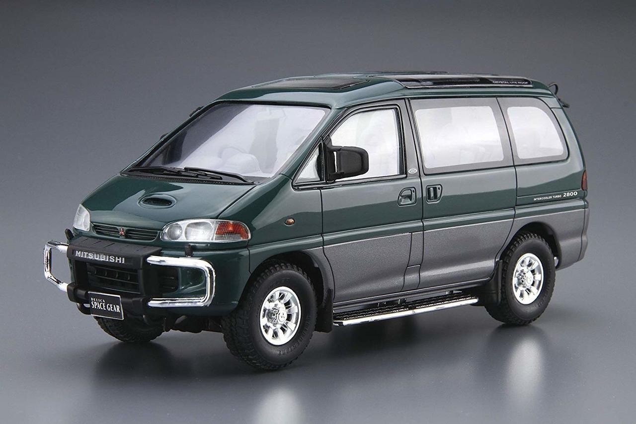 05667 Mitsubishi Delica Space Gear '96 Aoshima