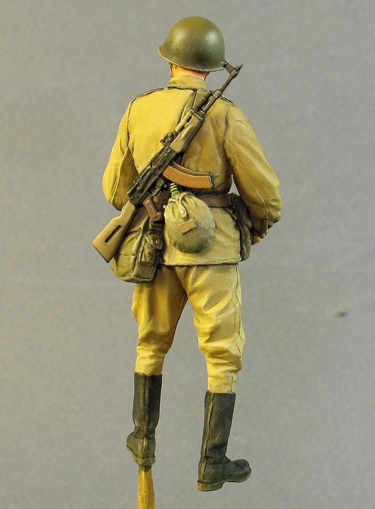 T35207 Советские артиллеристы (лето 70-80-х годов) со снарядами (2) Tank