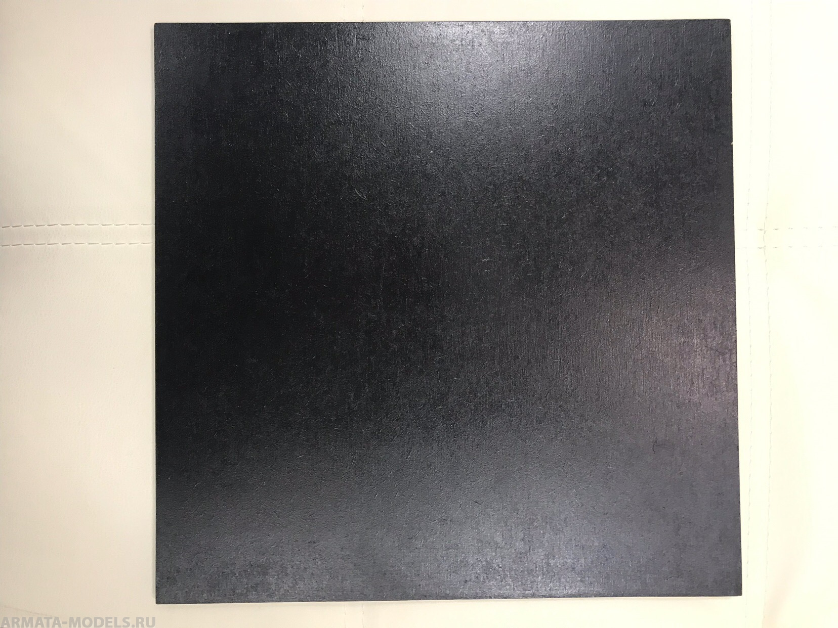 AH6109 Подставка черная МДФ 8х300х300 мм