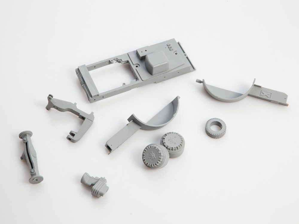 1560AVD Сборная модель Одноосный тягач МАЗ-529 AVD Models