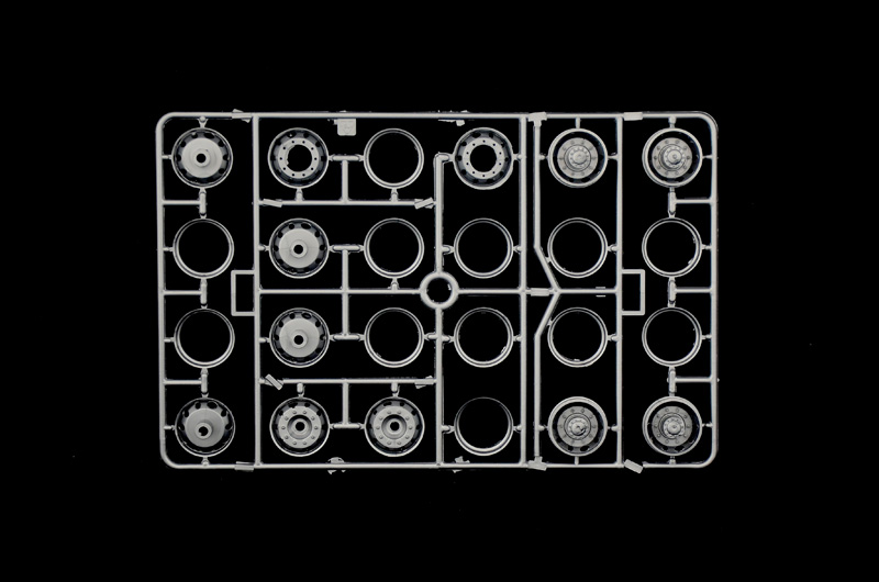 3937ИТ Грузовик SCANIA T143H 6x2  CLASSIC TRUCK Italeri