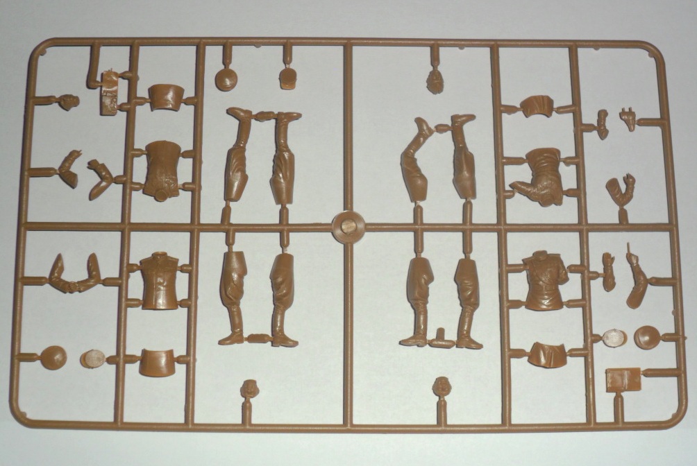 35477 Штабная машина Капитан седан с советским штабным персоналом ICM