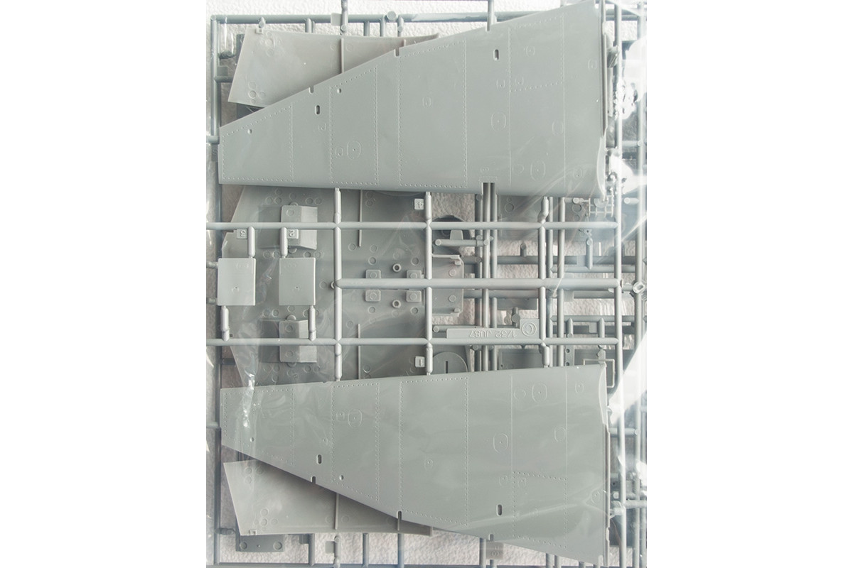 08075 Самолет Ju-87G STUKA Hasegawa