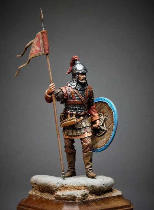 CHM-54040(M). Византийский тяжеловооруженный воин, 10-11 века. 54 mm. Материал - белый металл. Chronos Miniatures
