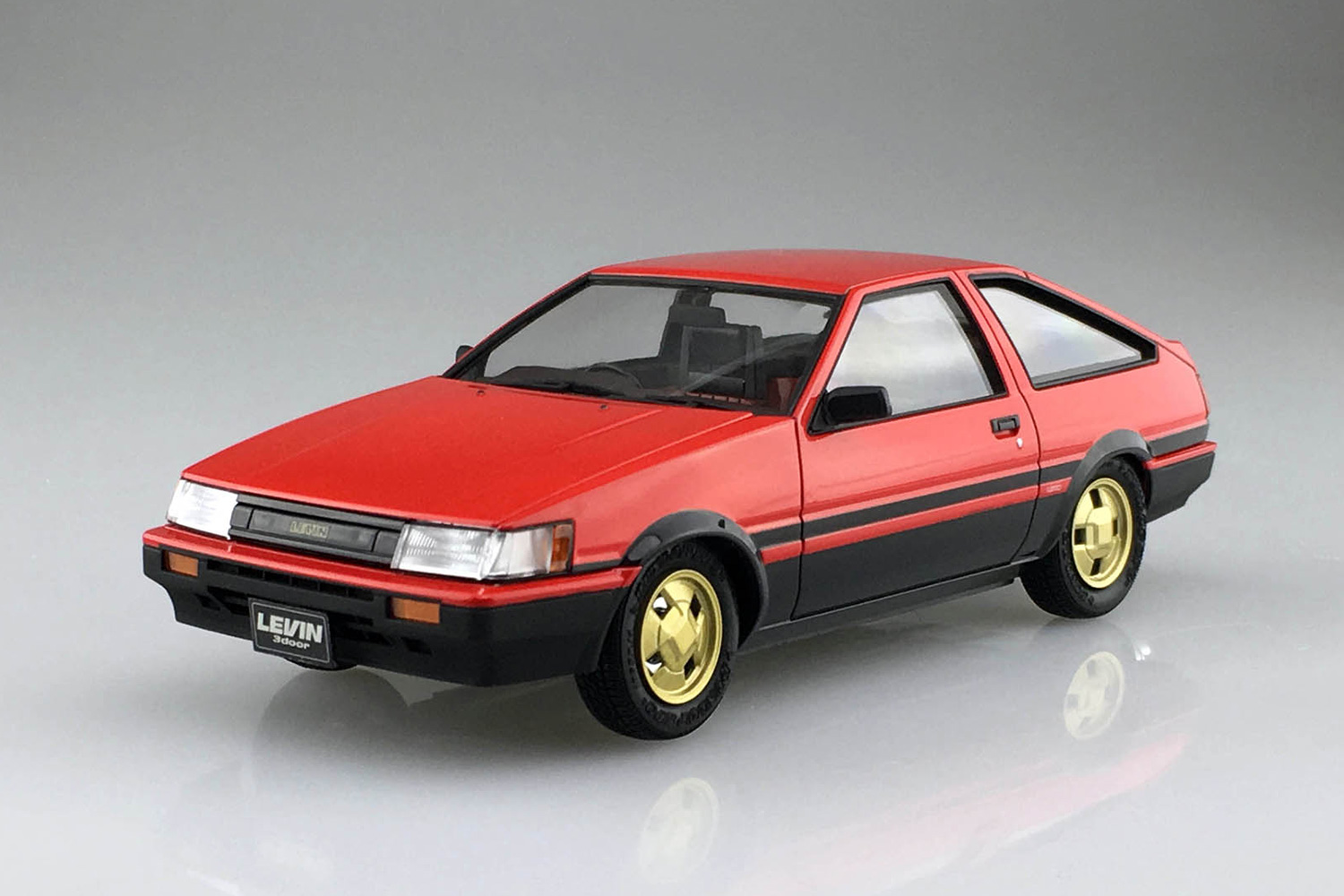 05496 Toyota AE86 Levin '83 Red/Black Aoshima