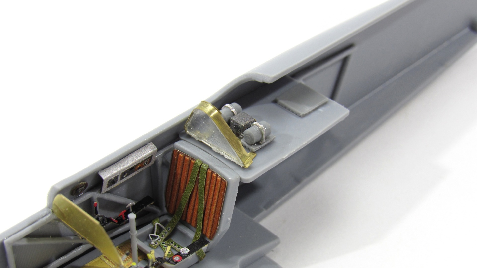 MD 048028 Набор фототравления на Як-9 все типы (ICM, АРК, Моделист)  цветные приборные доски