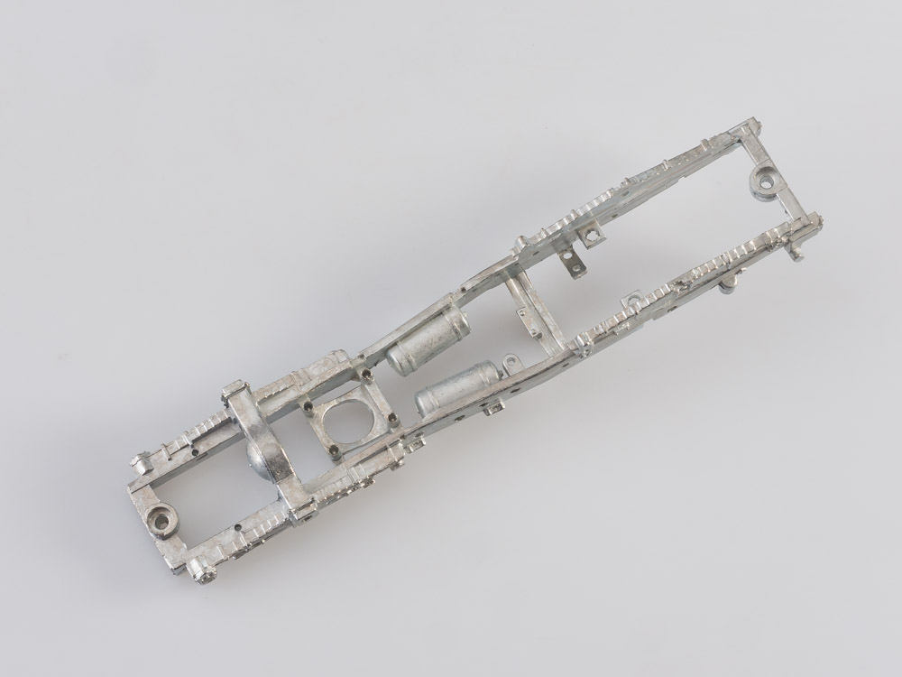 1167KIT Сборная модель МАЗ-5551 самосвал, поздний (высокий кузов) AVD Models