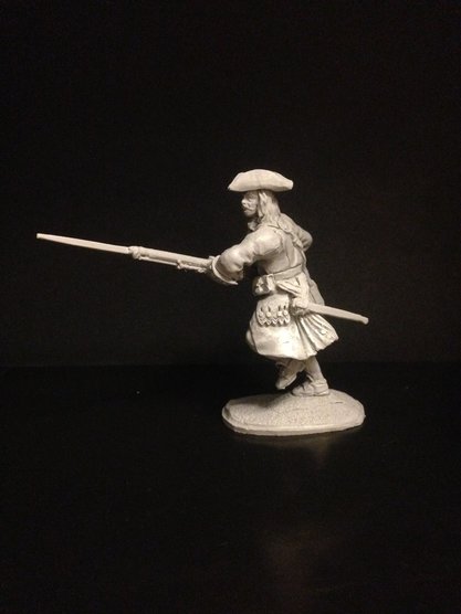 105ТБ ВИМ, пеший фузилер бегущий в штыковую атаку, 54 мм Три Богатыря