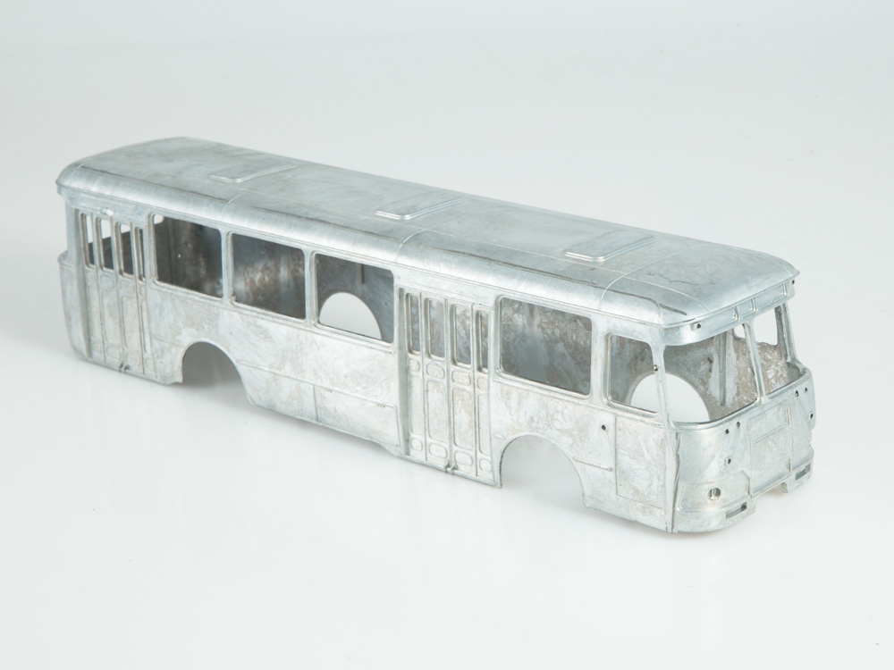 4028AVD Сборная модель Городской автобус ЛИАЗ-677М AVD Models