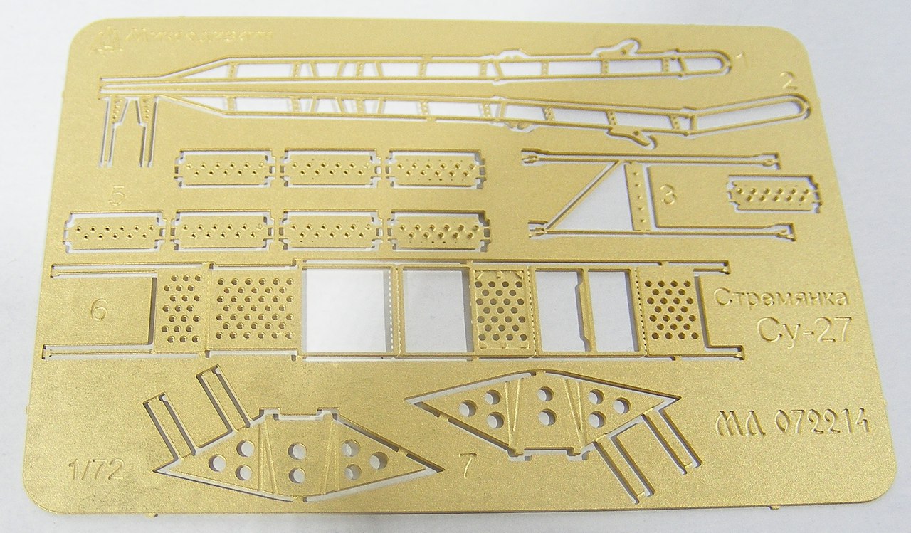 072214 Лестница и упорные колодки Су-27 (1:72)