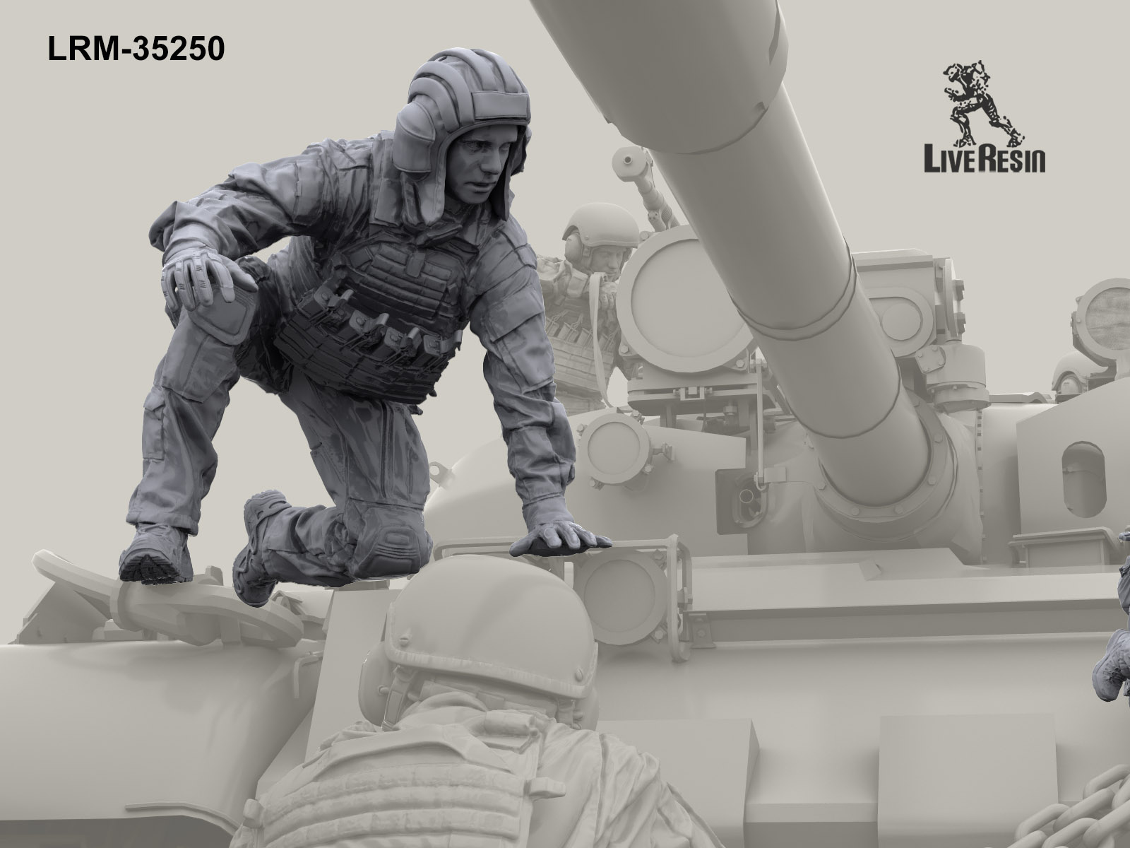 LRM35250 Современный Российский танкист - спускается с танка (Не для свободной продажи) 