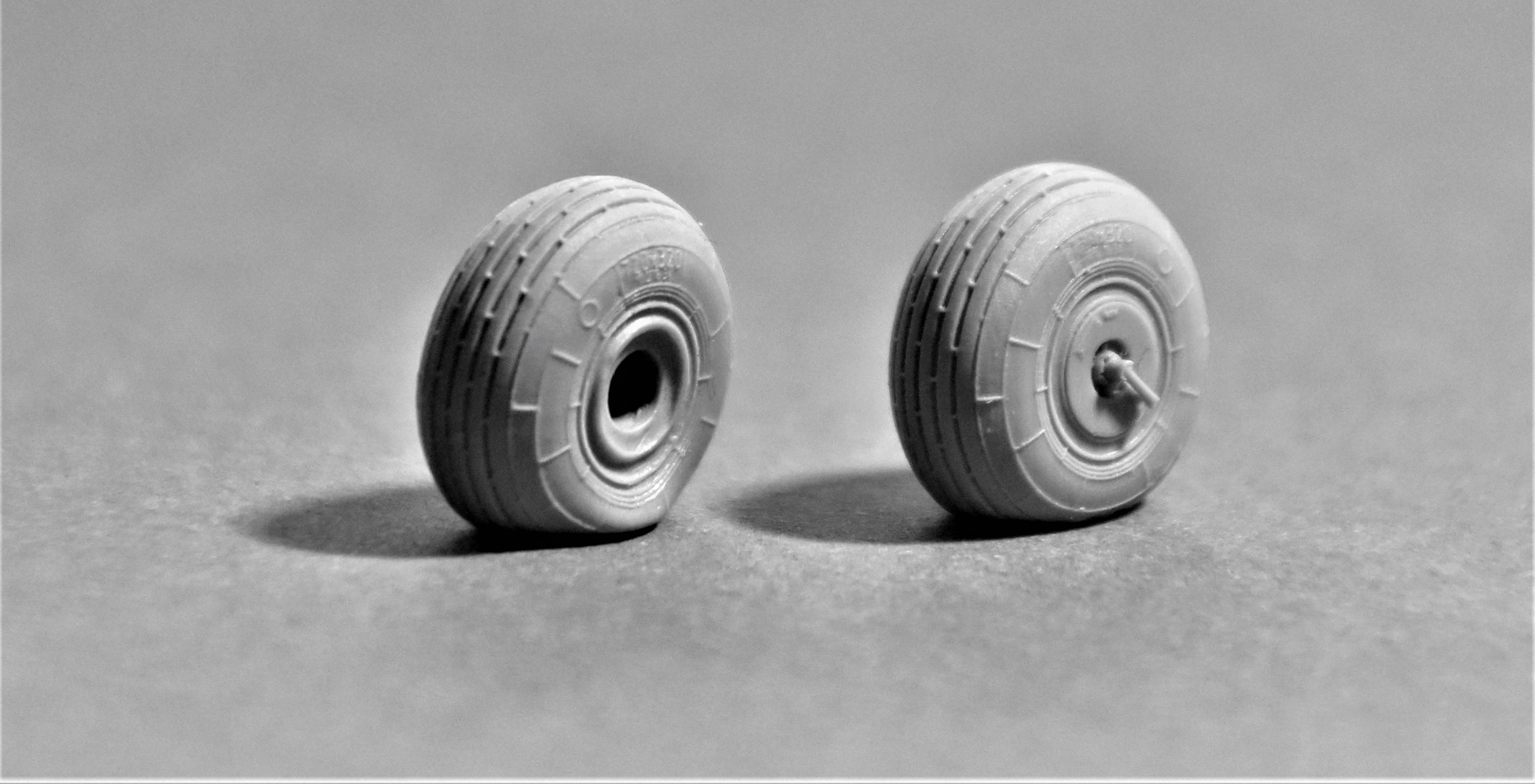 AM4841 Высокодетализированные колеса под нагрузкой Ми-24, Ми-35