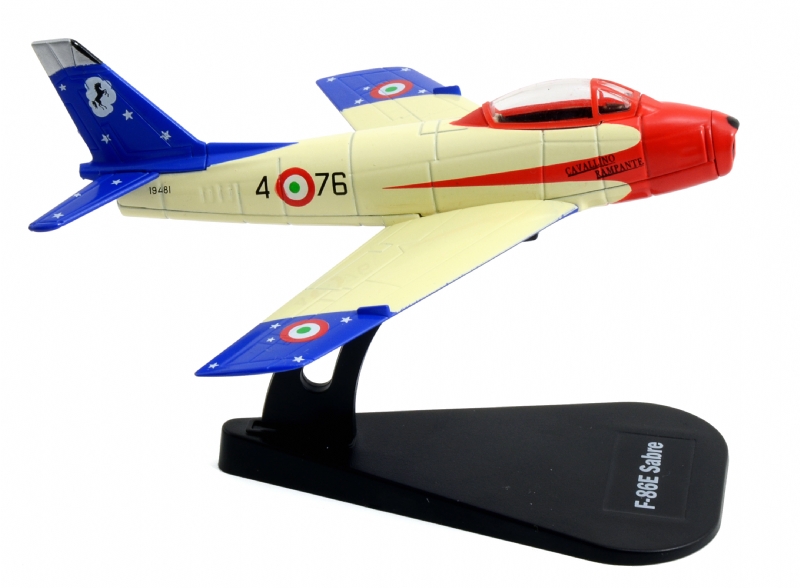 48117ИТ Самолет F-86E Sabre quot;Cavallino Rampantequot; Italeri
