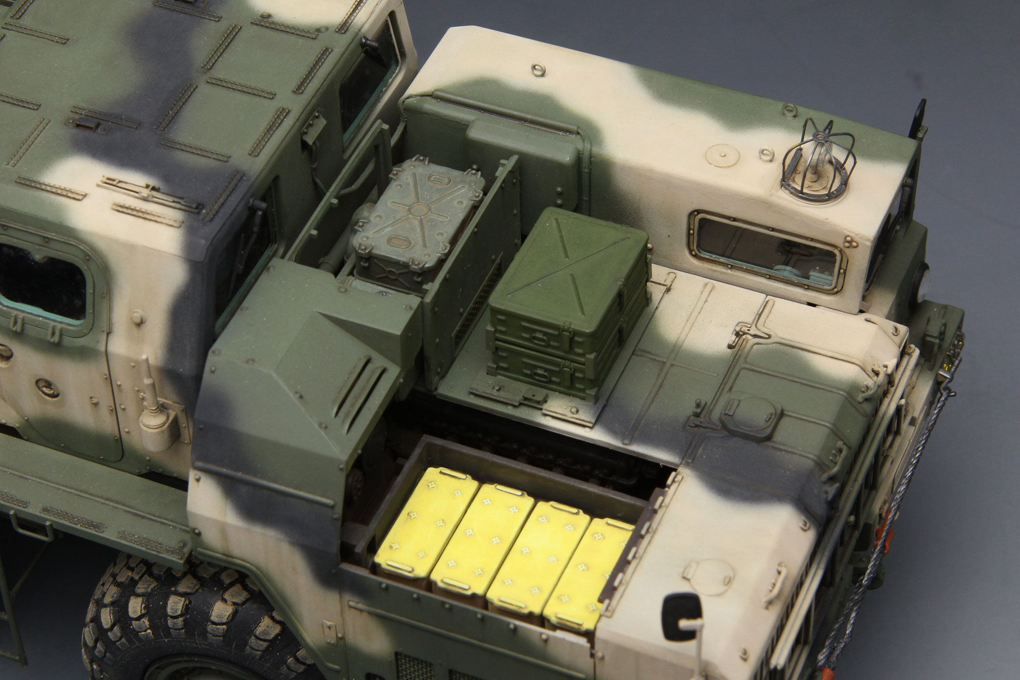 SS-009 RUSSIAN LONG-RANGE ROCKET LAUNCHER 9A52-2 SMERCH Meng