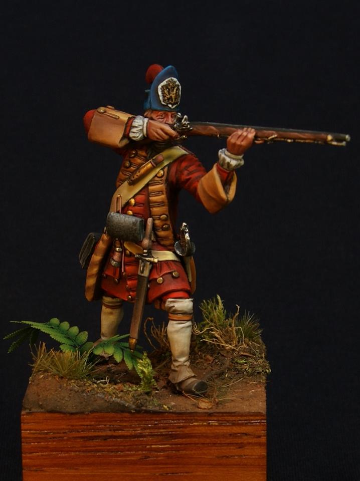 CHM-54092(M). Гренадер Бутырского пехотного полка, Россия 1704-09 гг. (2 варианта патронных сумок), 54 мм. Материал – белый металл Chronos Miniatures