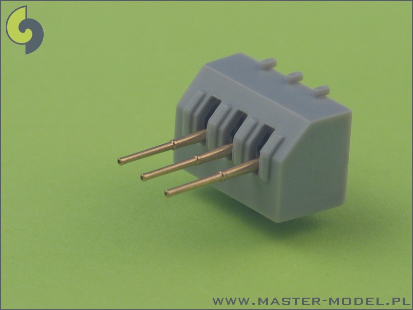 SM-350-036 Вооружение HMS Repulse - 15 дюймов (6 шт.), 4 дюйма QF (6 шт.), 4 дюйма BL (9 шт.) Стволы