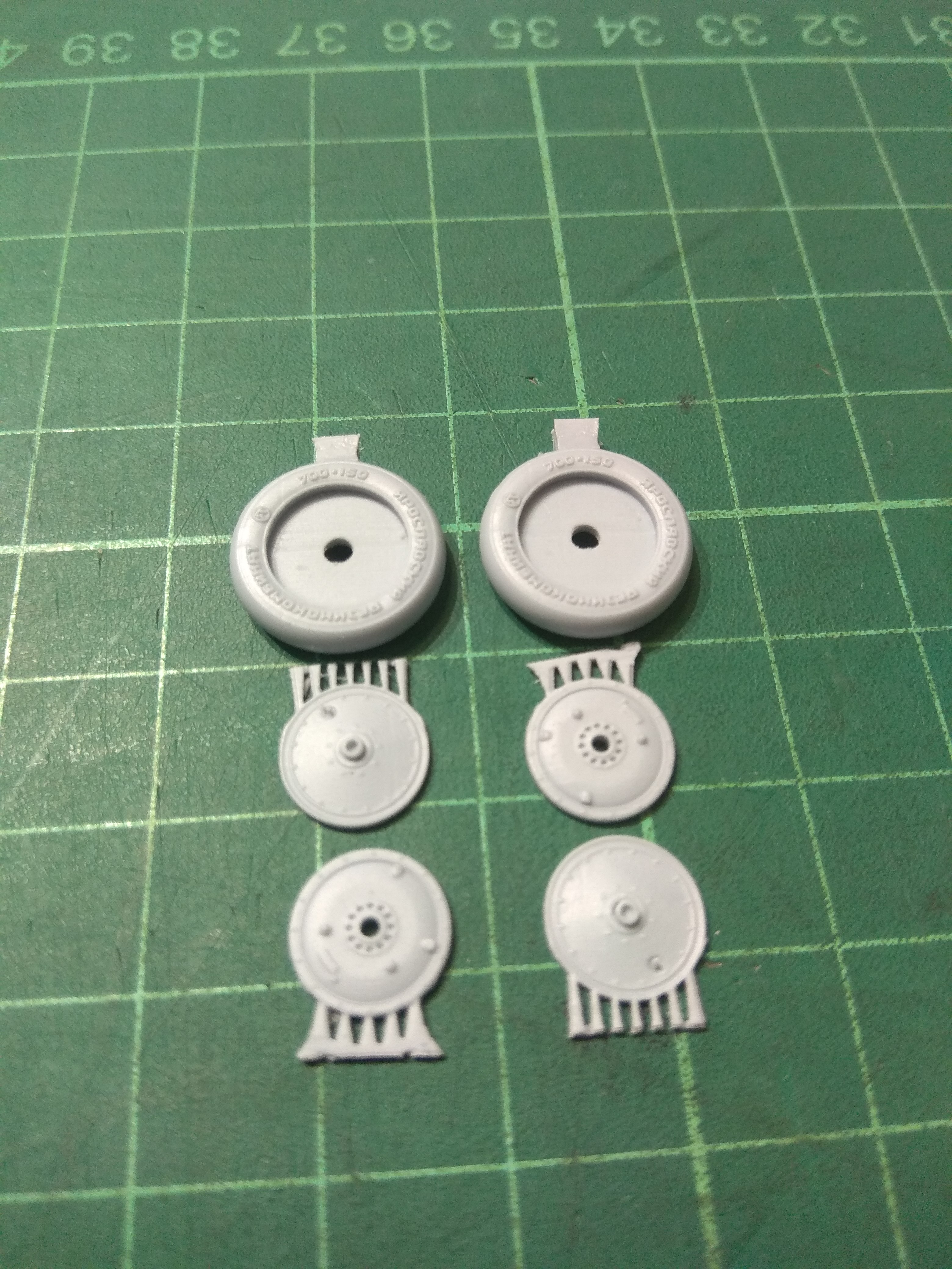 48005AR Колеса для И-16 тип 5 (усиленный) - тип 29, И-153