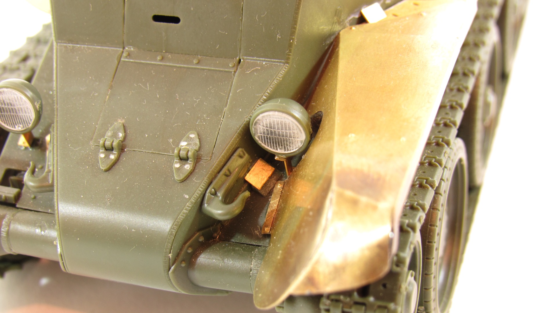 MD 035369 БТ-7 надгусеничные полки (Tamiya)