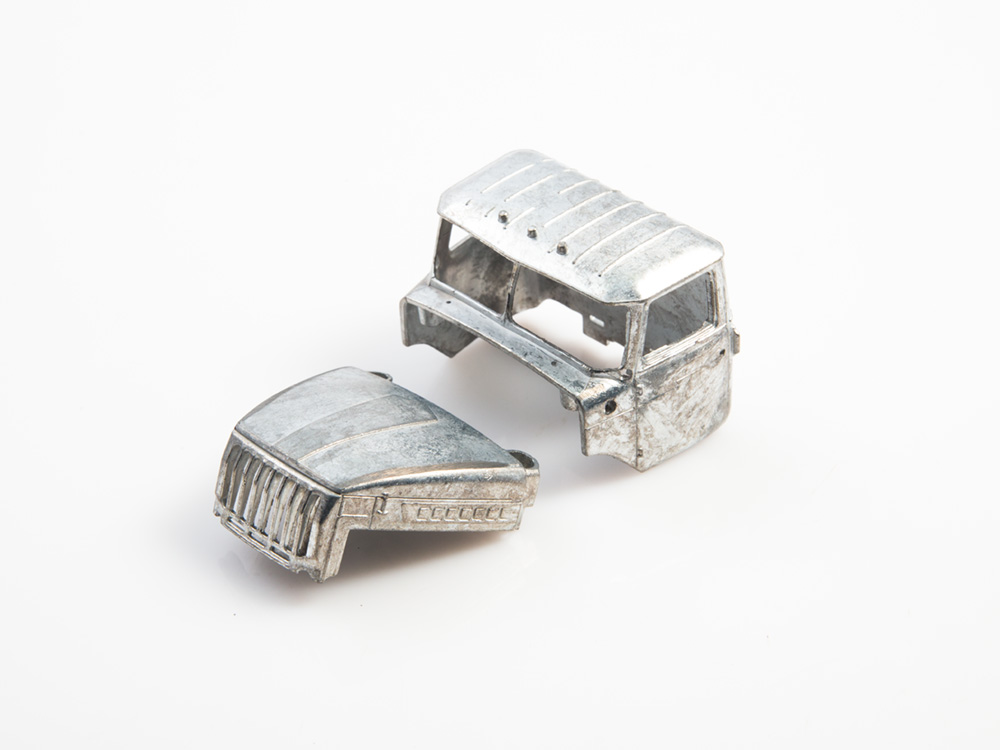 1398AVD Сборная модель Вахтовый автобус НЕФАЗ-42112 (4320) AVD Models