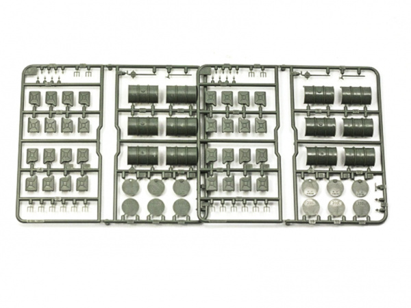 35186T Немецкие 200л бочки для топлива (6 шт.), 20л канистры для воды и топлива Tamiya
