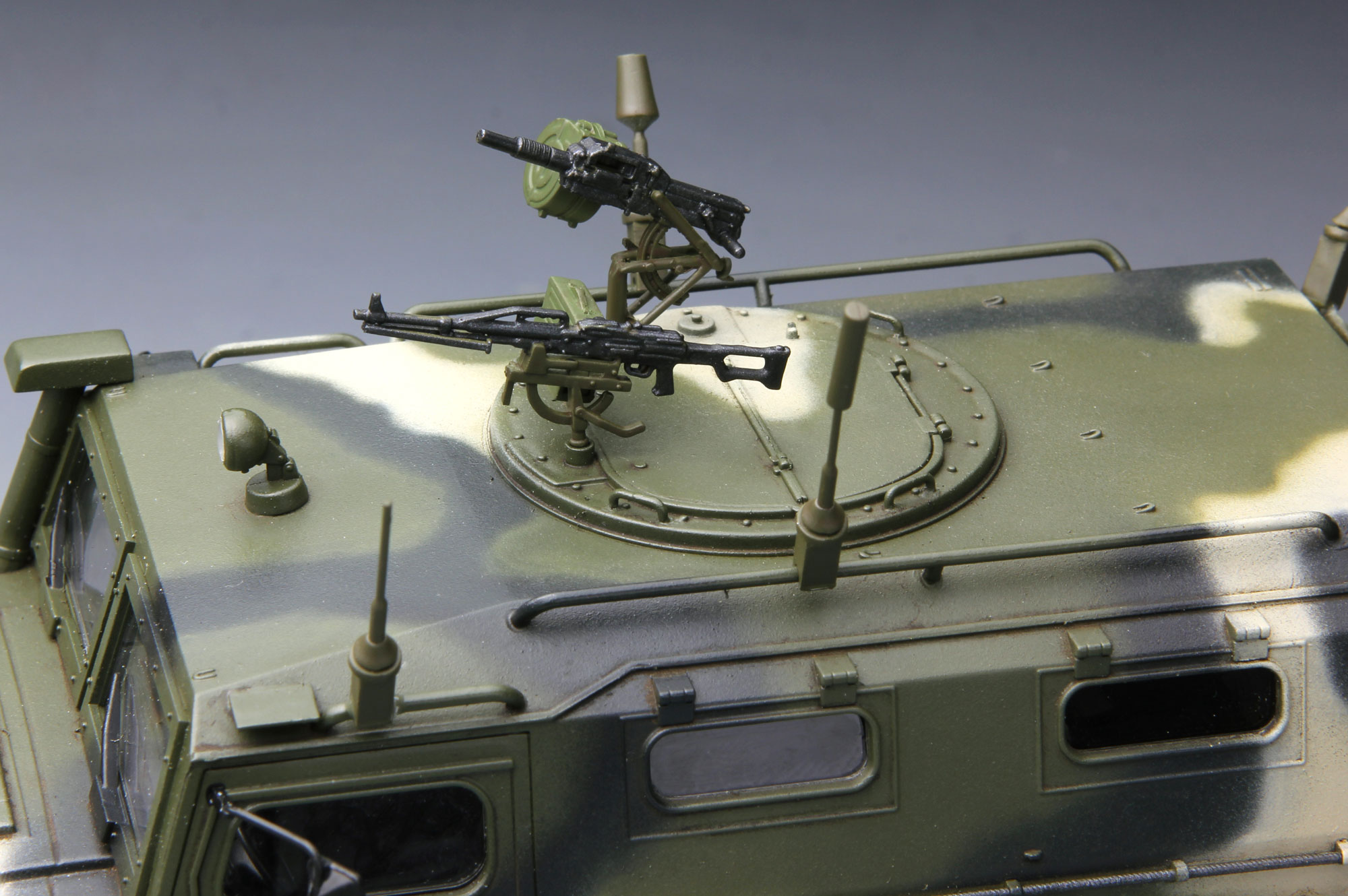 VS-003 Russian Armored High-Mobility STS Tiger Meng