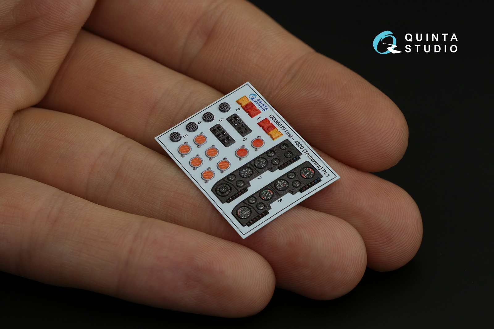 QD35019 3D Декаль интерьера кабины Урал-4320 (Trumpeter)