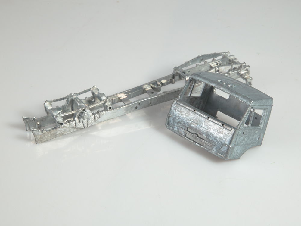 1446AVD Сборная модель КАМАЗ-6520 самосвал AVD Models