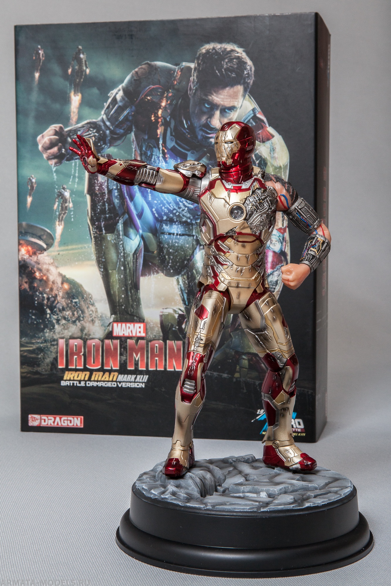 38118Д Железный Человек Mk.42 Battle Damaged (Ahv) Dragon