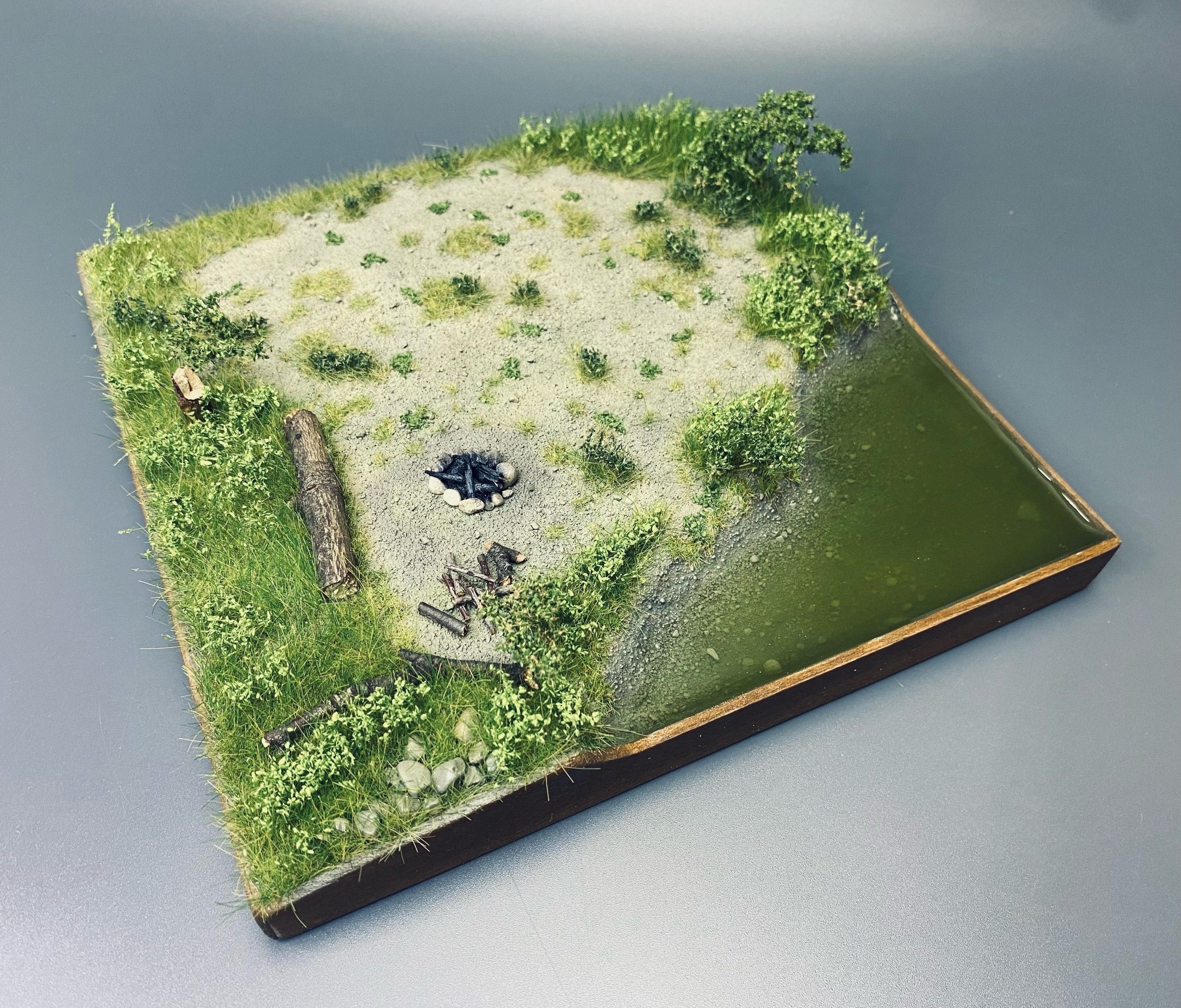 AM35775 Подставка Берег реки.