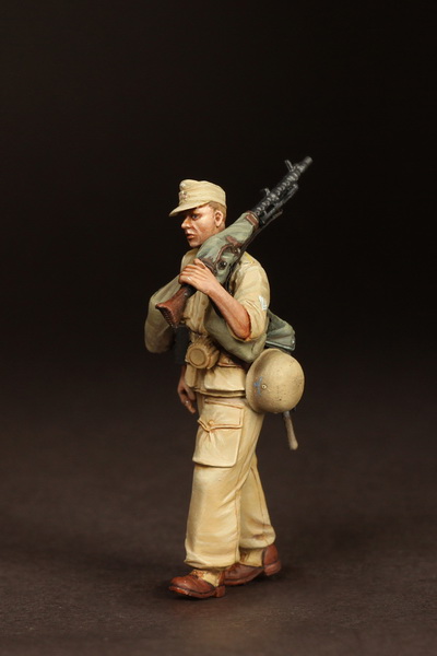 35132SOGA Machine gunner Fallschirmjager- Brigade Ramcke. El Alamein, August 1942. SOGA Miniatures