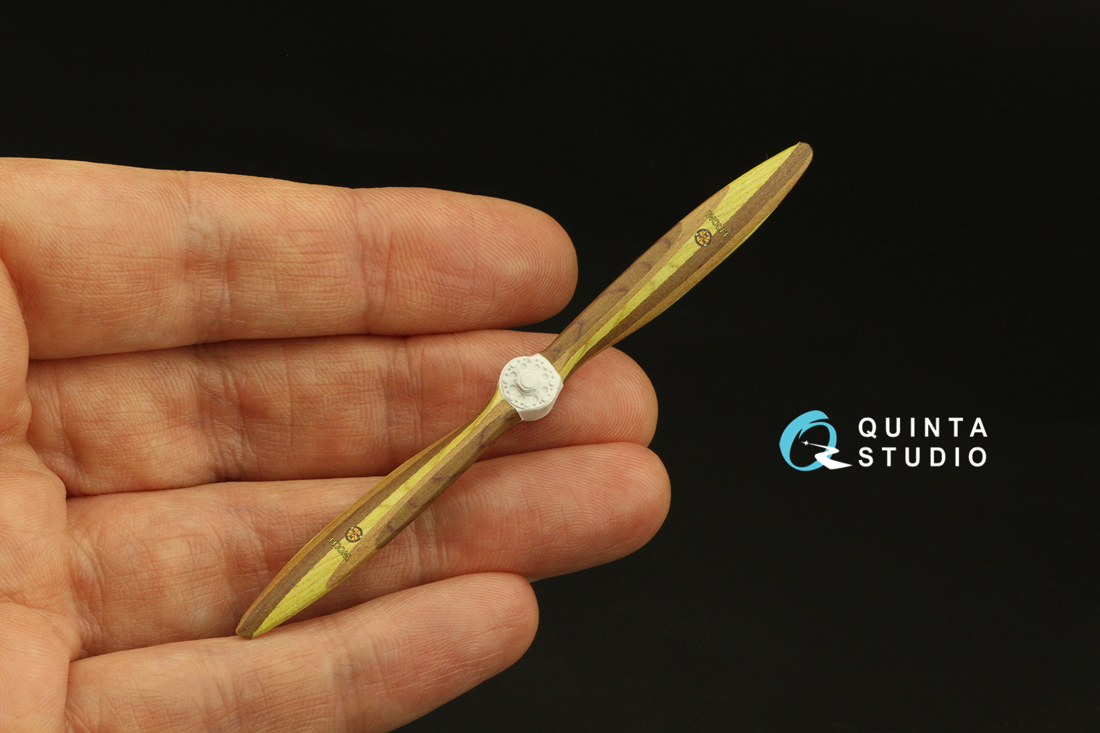 QL32005 Деревянные пропеллеры Wolff (Roden)