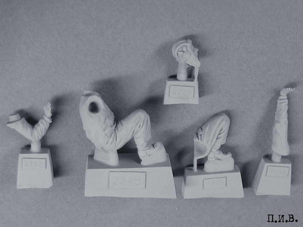 T35224 Серия железный занавес. Советские танкисты (2) Tank