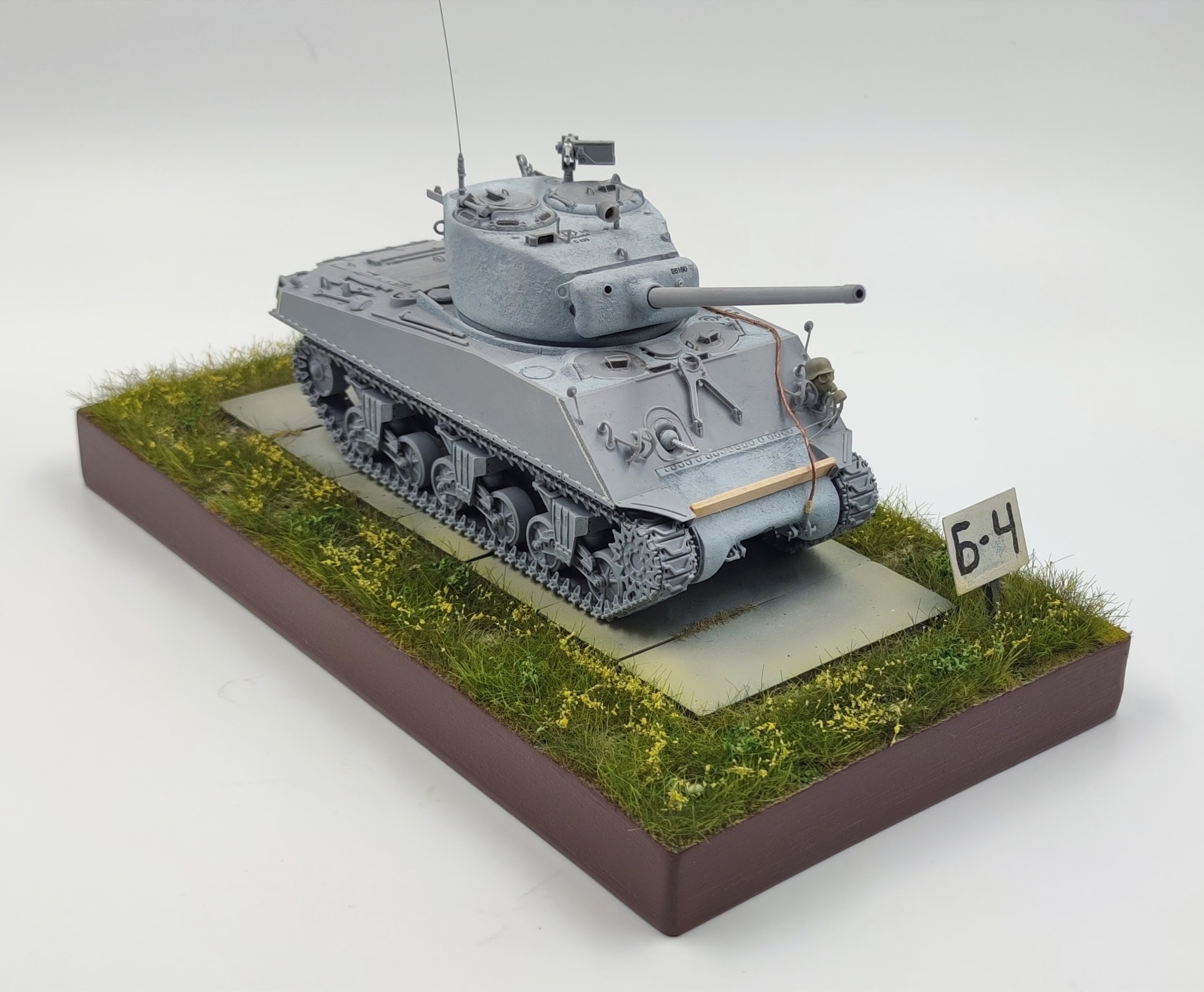 HE-35078 Подставка "Экспозиция в музее"