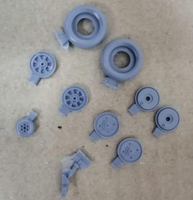 48032AR Колеса шасси для модели самолета Ла-11