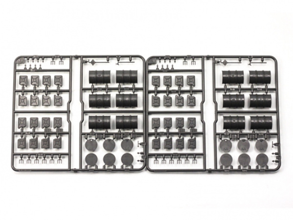 35291 Немецкий 3-х тонный грузовик (Opel Blitz), 2 фигуры, (4 варианта декалей), бочки и канистры Tamiya