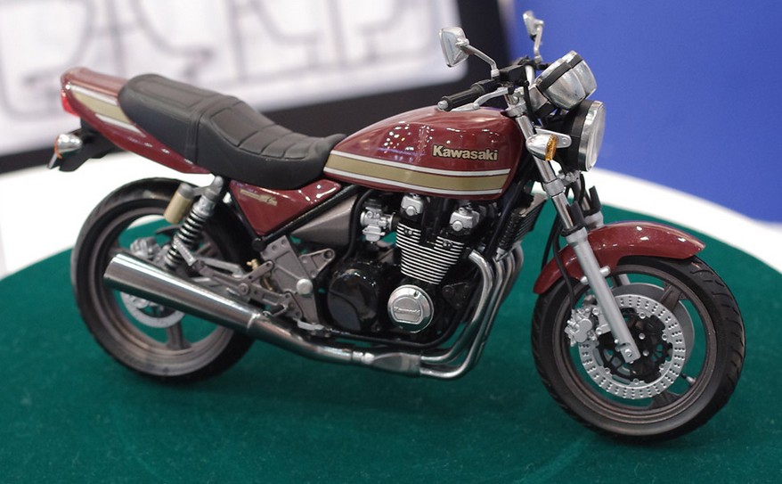 05168 Kawasaki Zephyr X with custom parts Aoshima