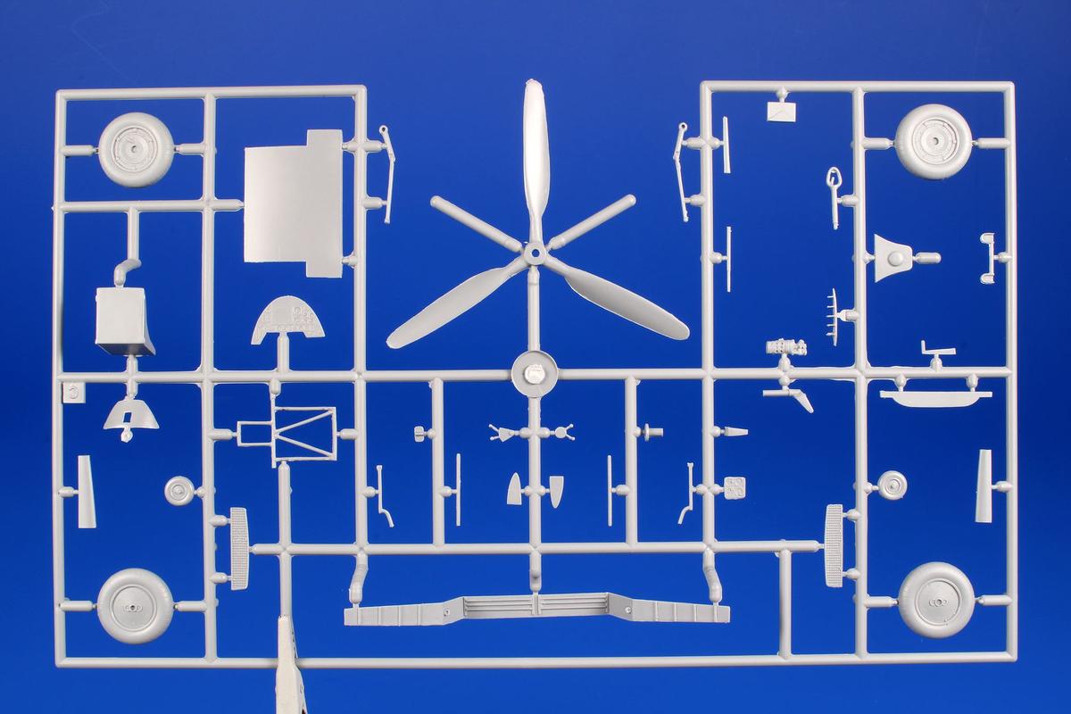 SH32045 Heinkel He 100D Soviet and Japanese Test Plane Special Hobby