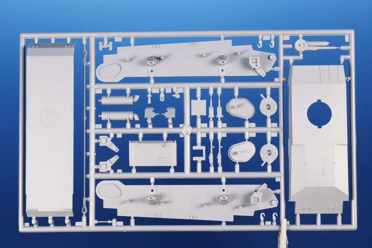T35026 Skoda T-11 Bulgarian Tank Special Hobby