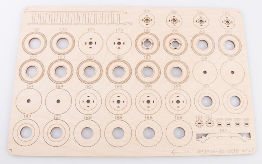 11018BAUMI Сборная модель КРАЗ-256Б1 самосвал Baumi