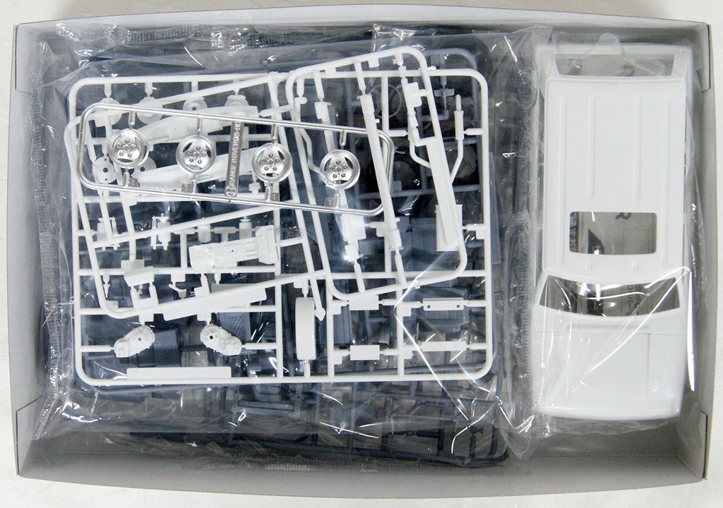 05796 Land Rover Range Rover Classic '92 Aoshima