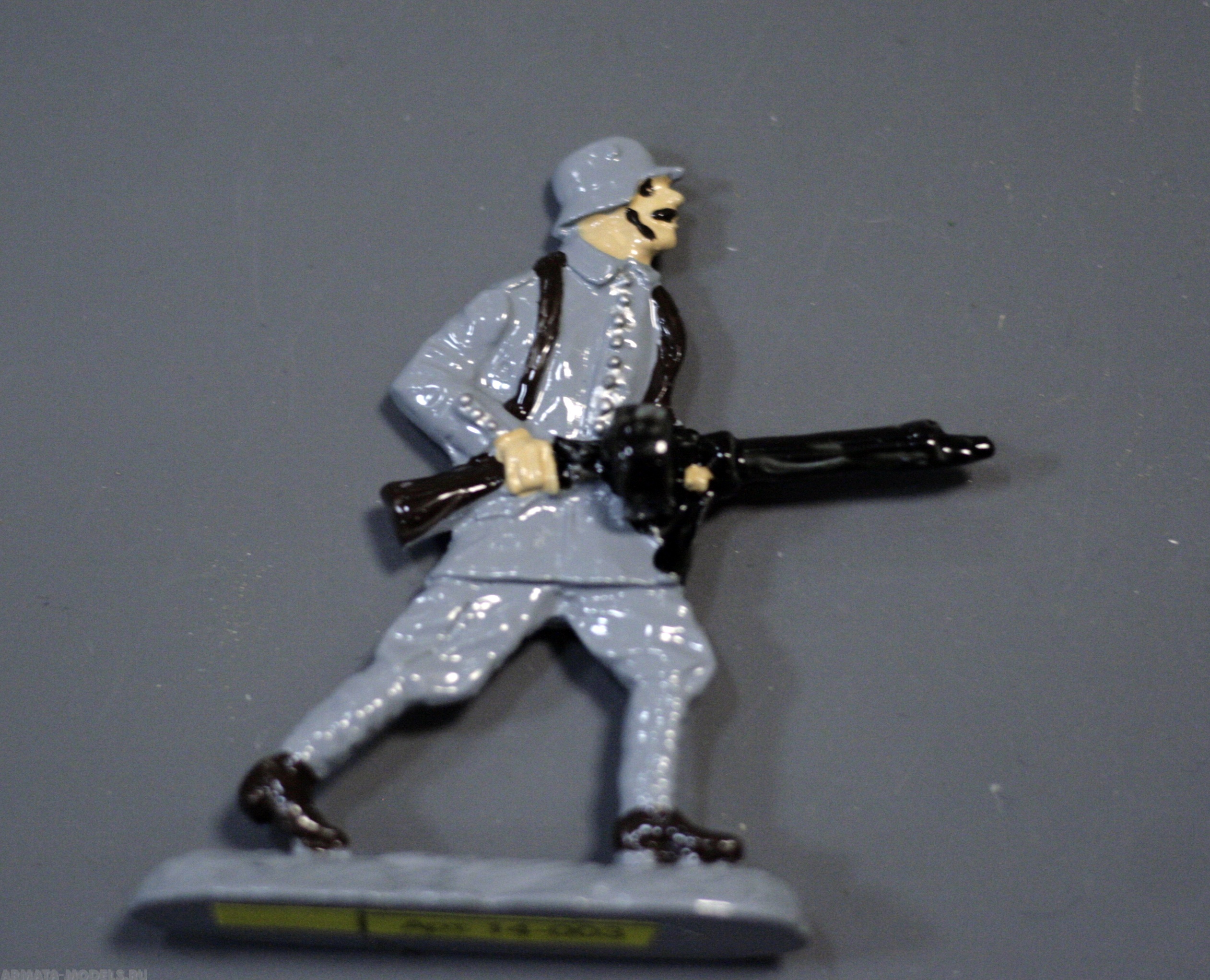 14-003 окрашеная фигура Штурмовик с пулеметом Солдатики "Ура"