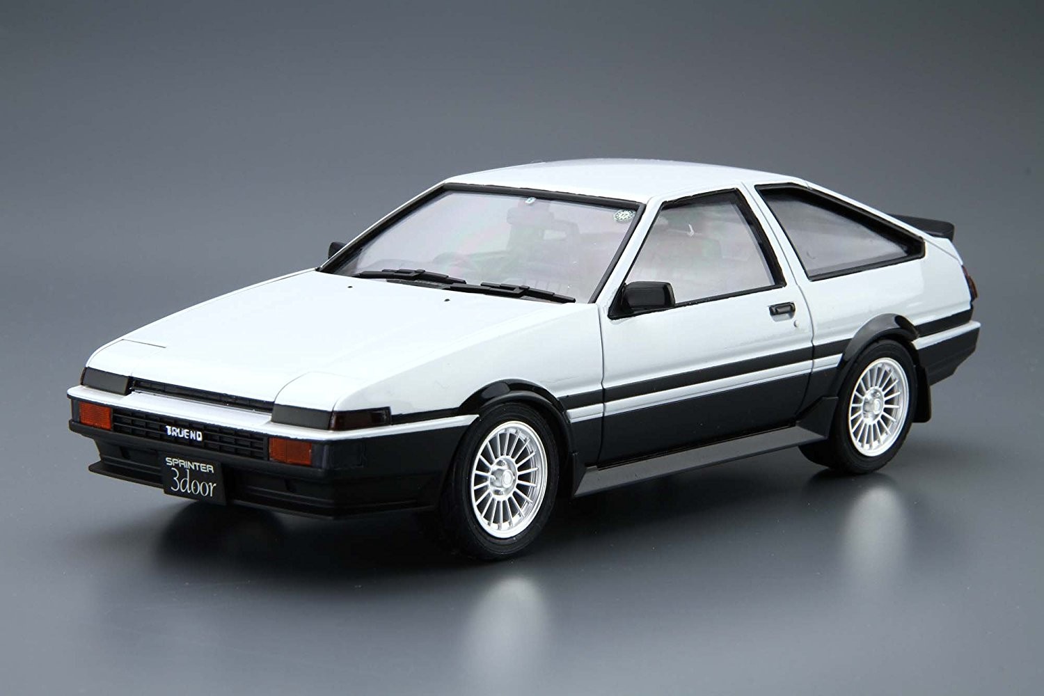 05156 Toyota AE86 Sprinter Trueno GT-Apex '85 Aoshima