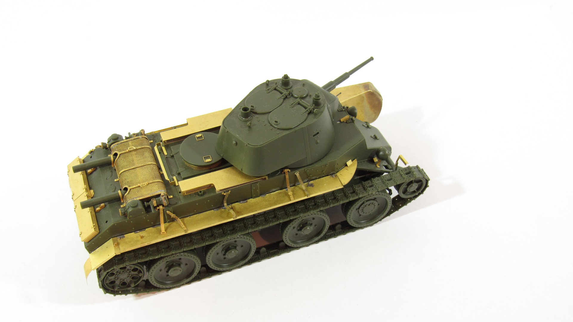 MD 035369 БТ-7 надгусеничные полки (Tamiya)