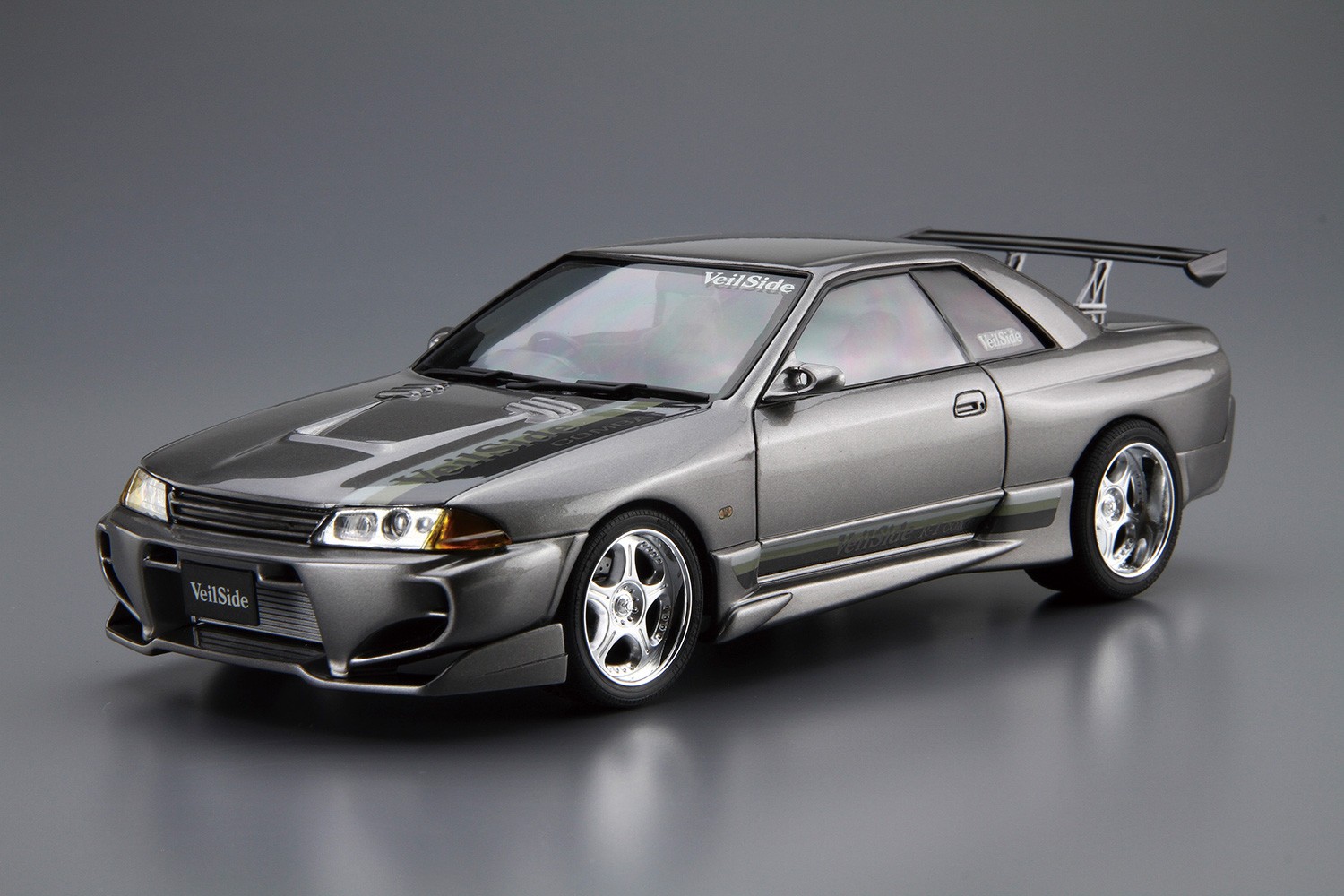 05709  Nissan Skyline GT-R R32 VeilSide Combat Model Aoshima
