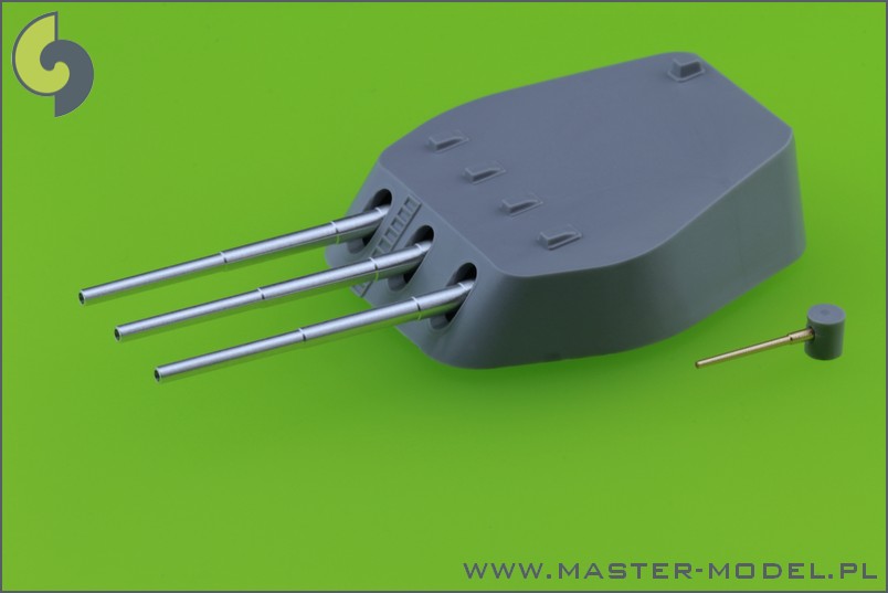 SM-350-071 Вооружение линкора Севастополь - 305мм (12шт), 120мм (16шт)