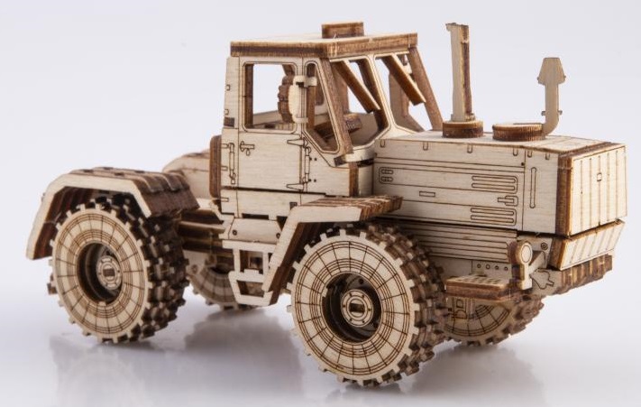 12202BAUMI Сборная модель Т-150К Трактор Baumi