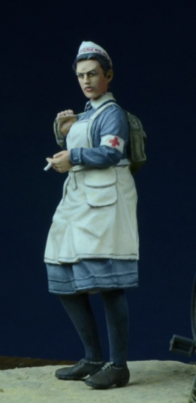 35016DM  German DRK Nurse 1939-45 D-Day Miniature Studio