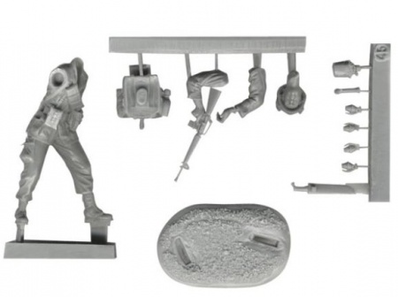 FL35045 US 25th Infantry Division Standing Firing M-16 First Legion