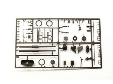 35064 Западно-германский танк LEOPARD c 105-мм пушкой и фигурой танкиста Tamiya