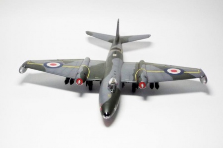 72023 Средний бомбардировщик Канберра ARK model